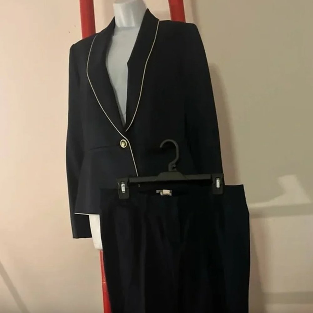 Womens Navy Blue Suit Pant Blazer set size 6